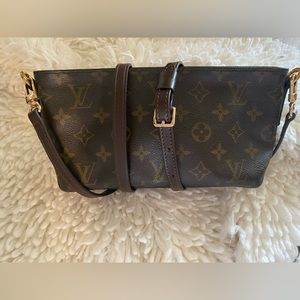 Authentic Louis Vuitton Trotteur Crossbody
